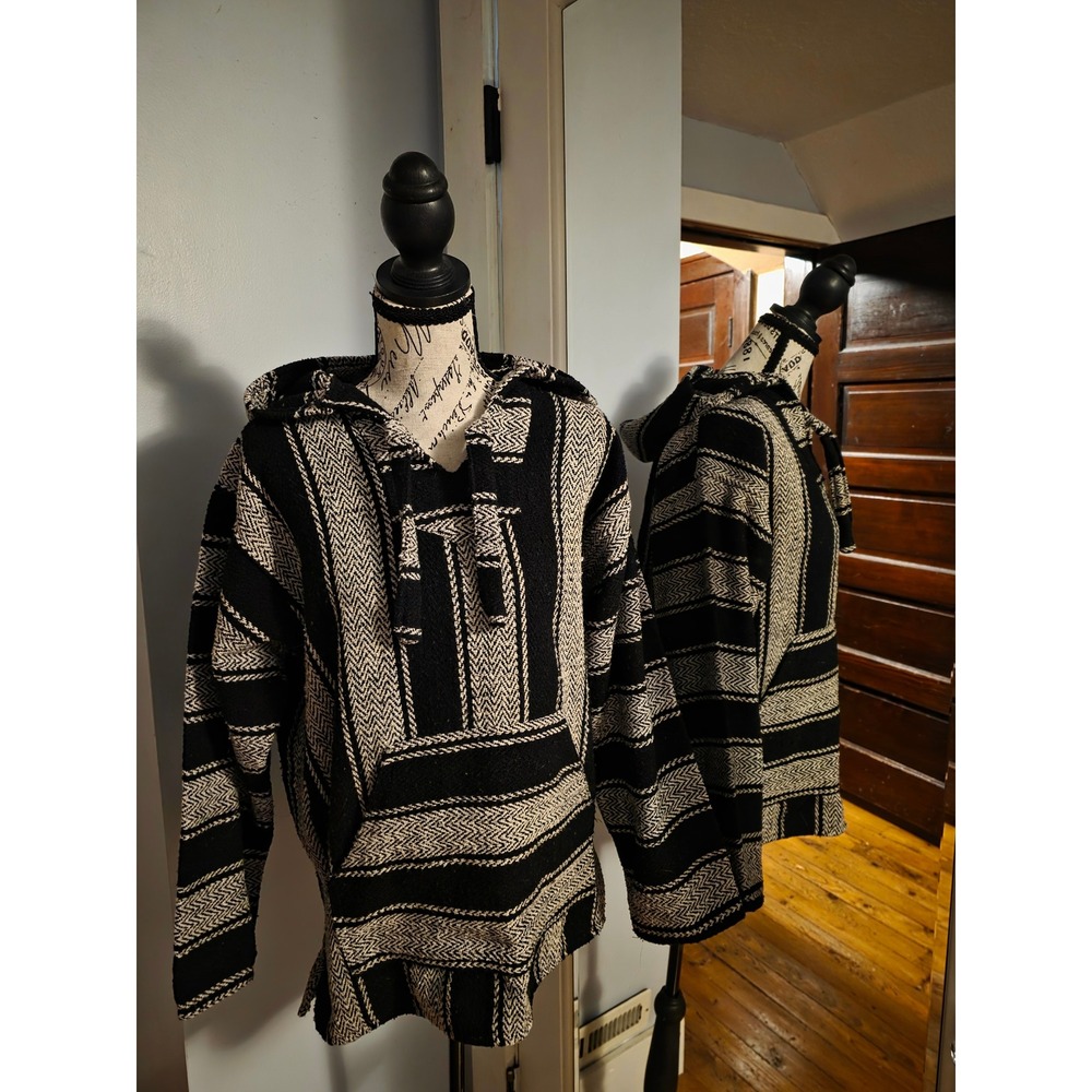 Earth Ragz Baja Hoodie Black White Striped‎ Drug Rug Mexican Poncho Small